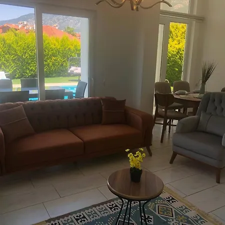 Modern 4 Bedroom 别墅 费特希耶